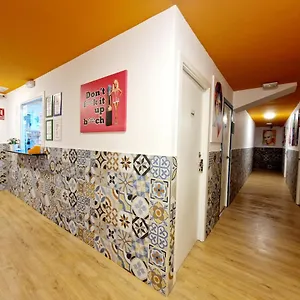  Hostel Arc House Hiszpania
